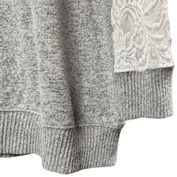 Torrid Heather Gray Super Soft Plush Lace Sleeve Raglan Sweatshirt Size 2 2XL - Picture 15 of 16